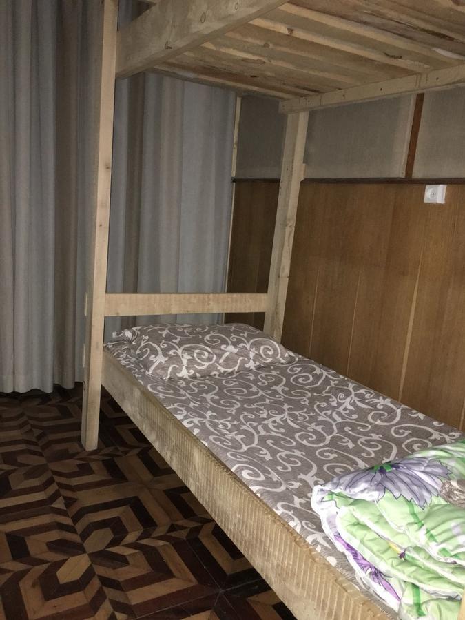 Baron Munchausen Guest House Kamyanets-Podilski Dış mekan fotoğraf
