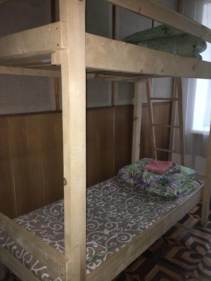 Baron Munchausen Guest House Kamyanets-Podilski Dış mekan fotoğraf